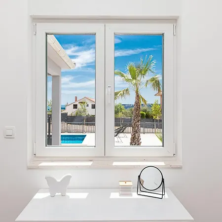 Lovely In With Kitchen Hébergement de vacances Trogir