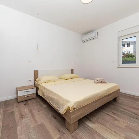 Lovely In With Kitchen Hébergement de vacances