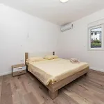 Beautiful Home In Trogir Dom wakacyjny