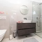 Beautiful Home In Trogir Dom wakacyjny