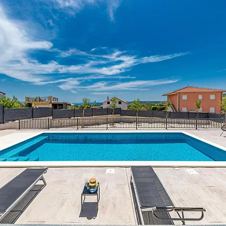 Beautiful Home In Trogir Holiday home