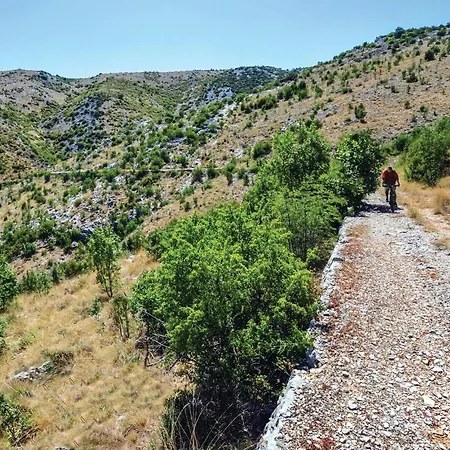 Lovely In With Kitchen Дом отдыха